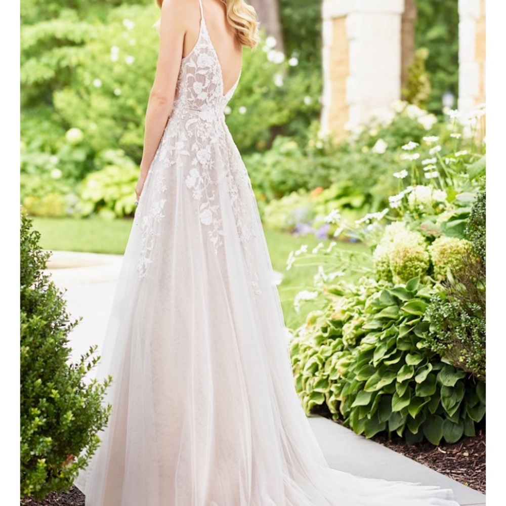Mon Cheri wedding dress - Picture 1 of 3